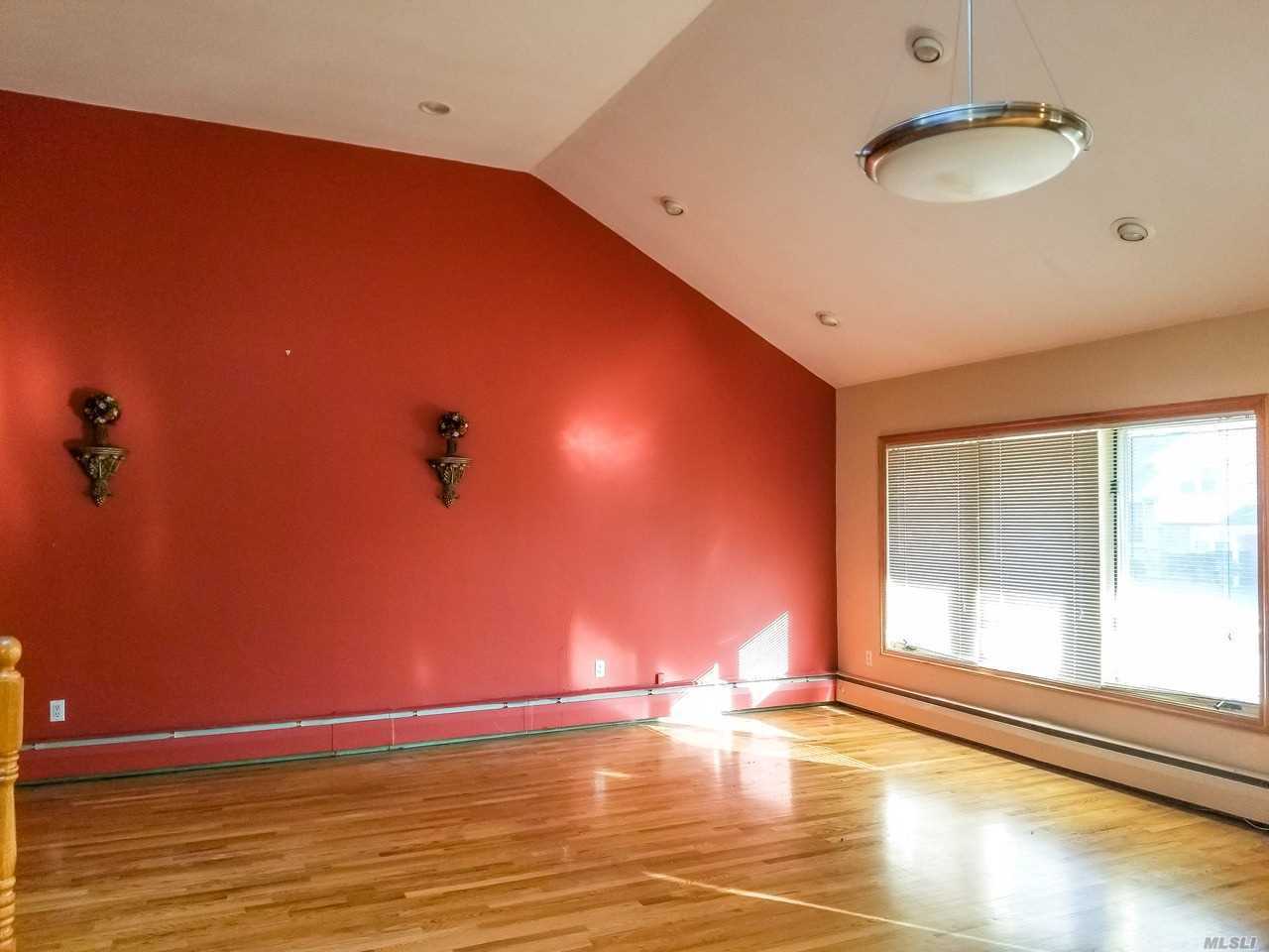 805 Oakleigh Road - Photo 2 of 16