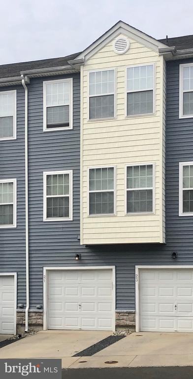 9 River Lane - Photo 2 of 44