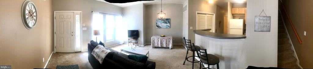 9 River Lane - Photo 3 of 44