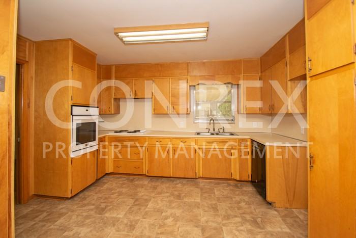 455 5th Avenue Southwest - Photo 2 of 8