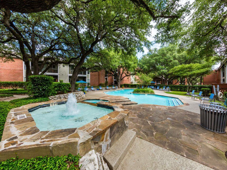 9617 Great Hills Trail #284 - Photo 2 of 10