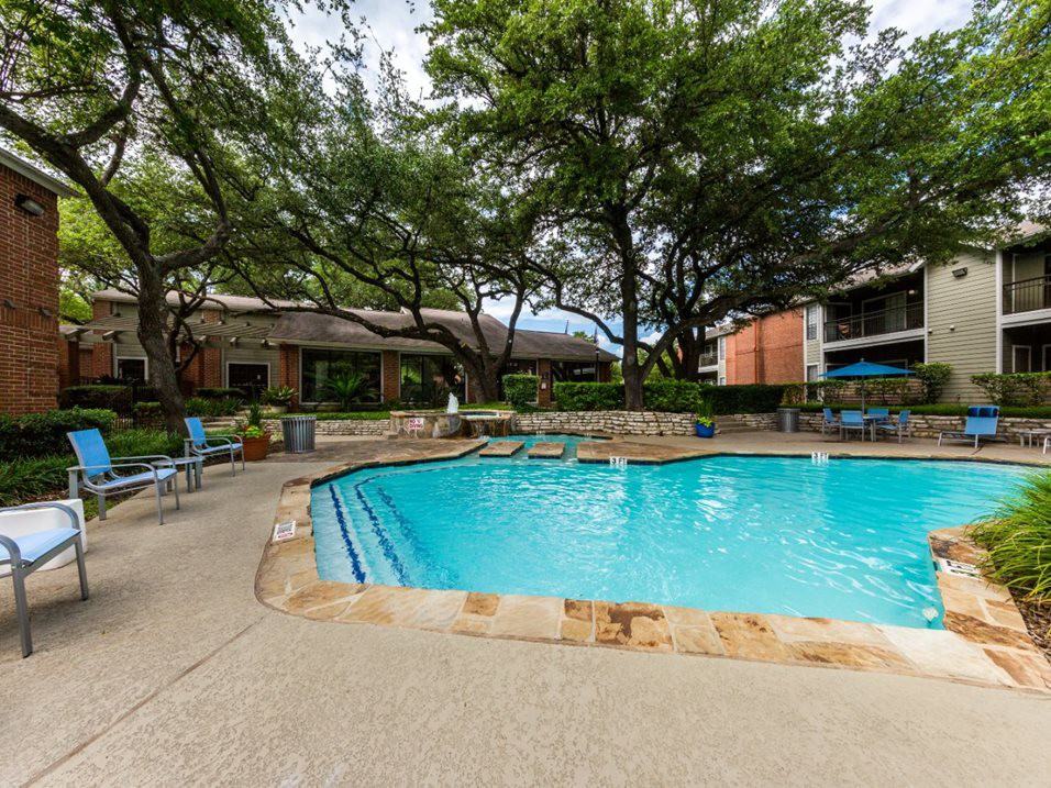 9617 Great Hills Trail #284 - Photo 3 of 10