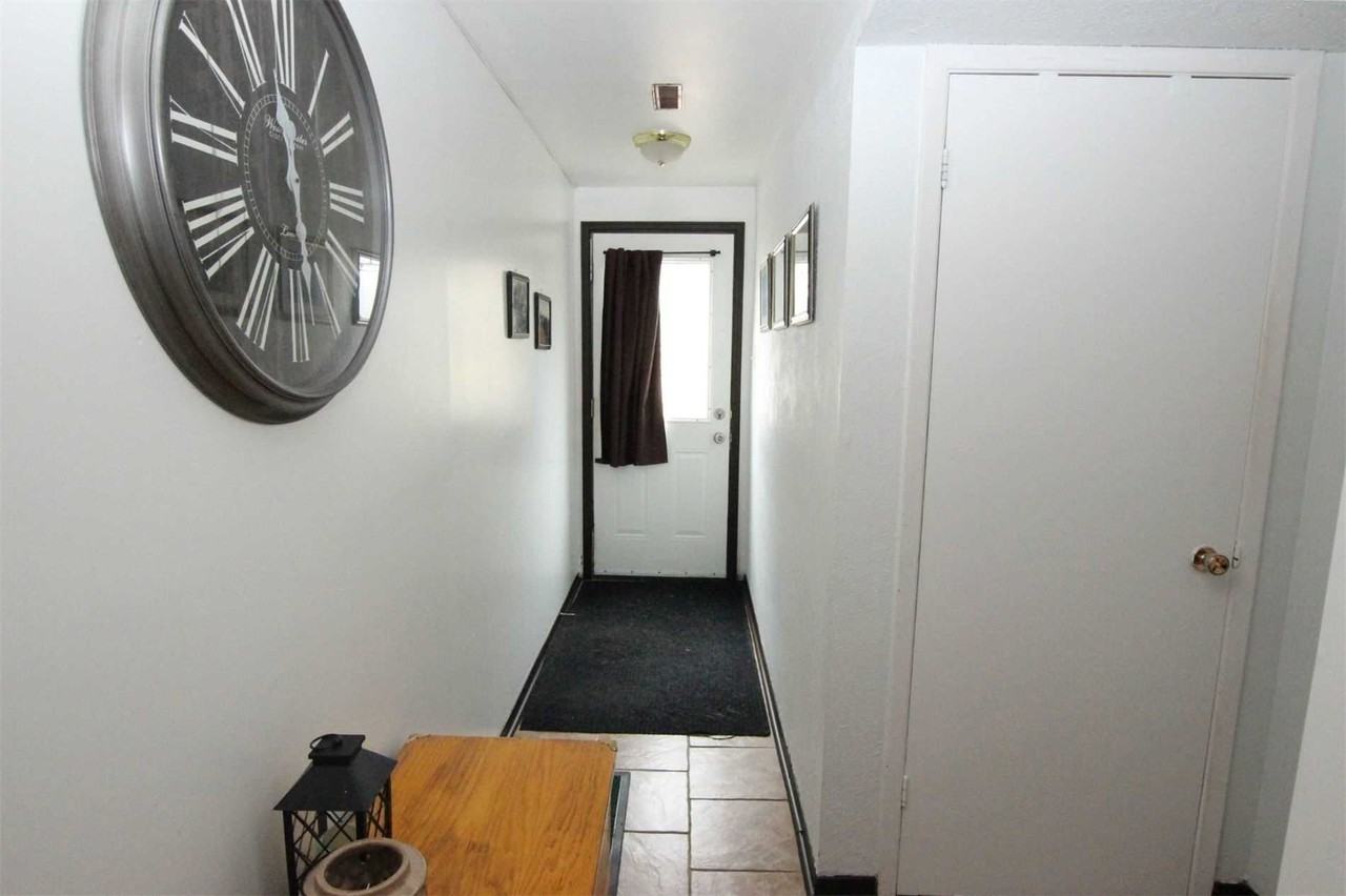 59 Renfield Crescent Lower - Photo 2 of 8