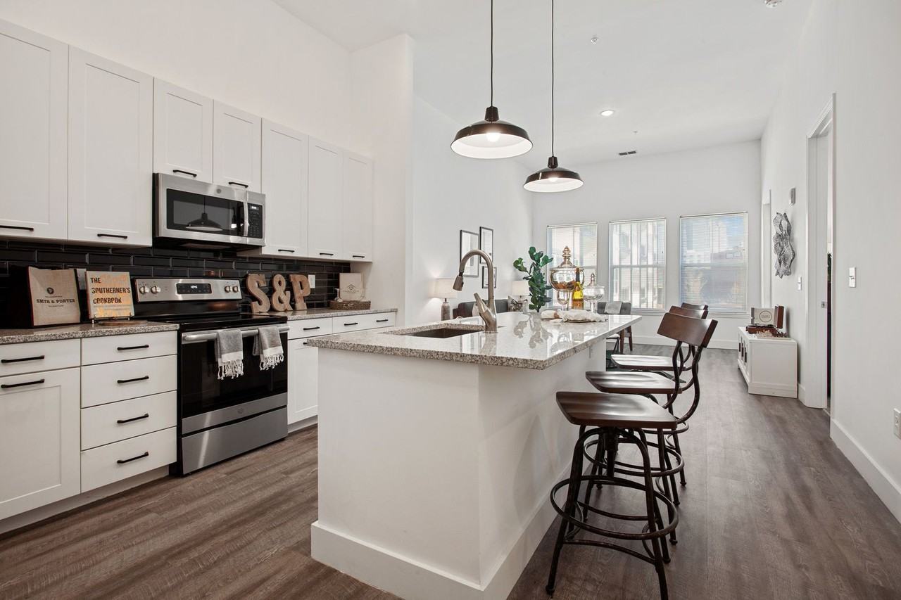 Smith and Porter - Photo 2 of 27