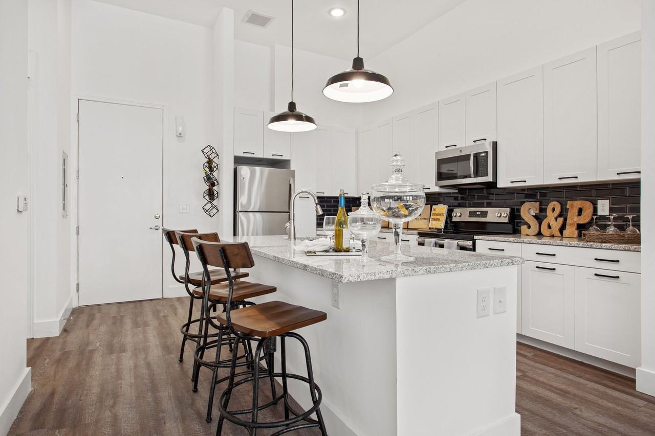 Smith and Porter - Photo 3 of 27