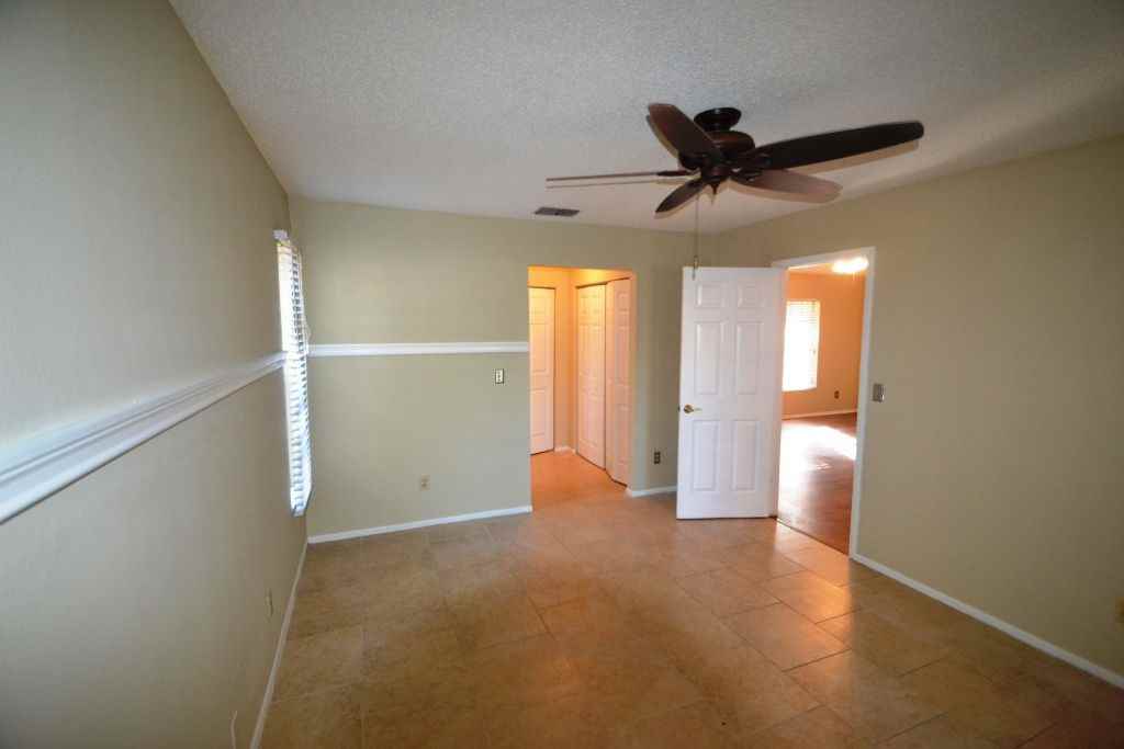 462 Oak View Ter - Photo 2 of 12