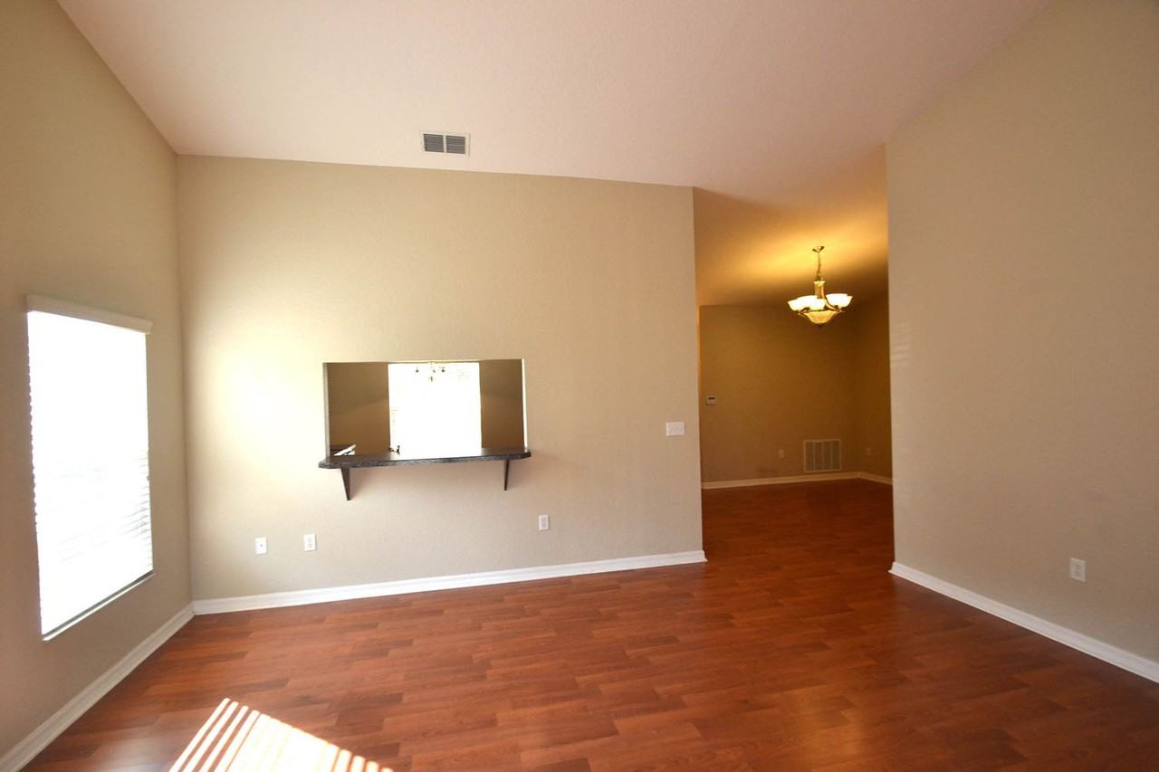 4933 Mandolin Ct - Photo 3 of 13