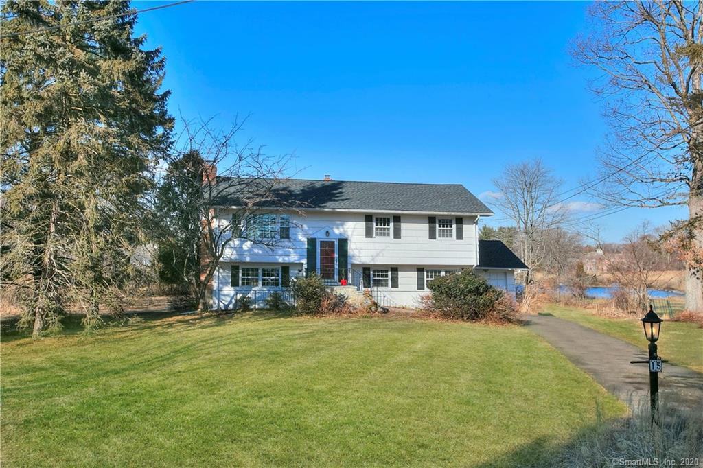 15 Tomahawk Ln - Photo 2 of 30