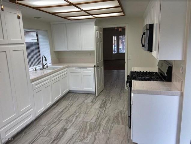 710 Daffodil Way - Photo 3 of 12