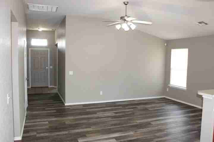 3129 Southwest 103rd Place - Photo 2 of 16