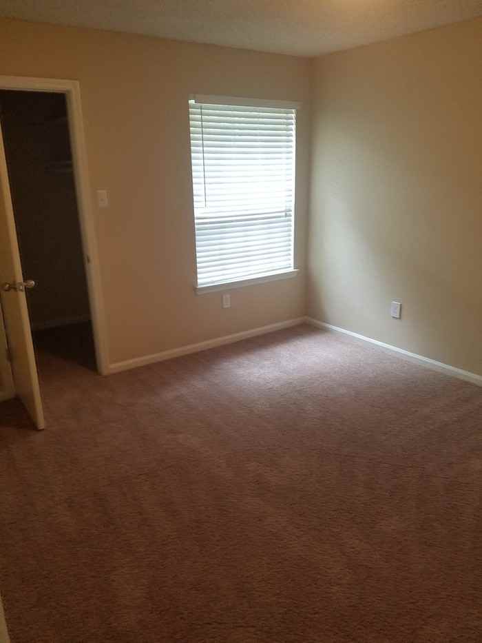 10211 Willow Bend Cir #2E - Photo 2 of 16