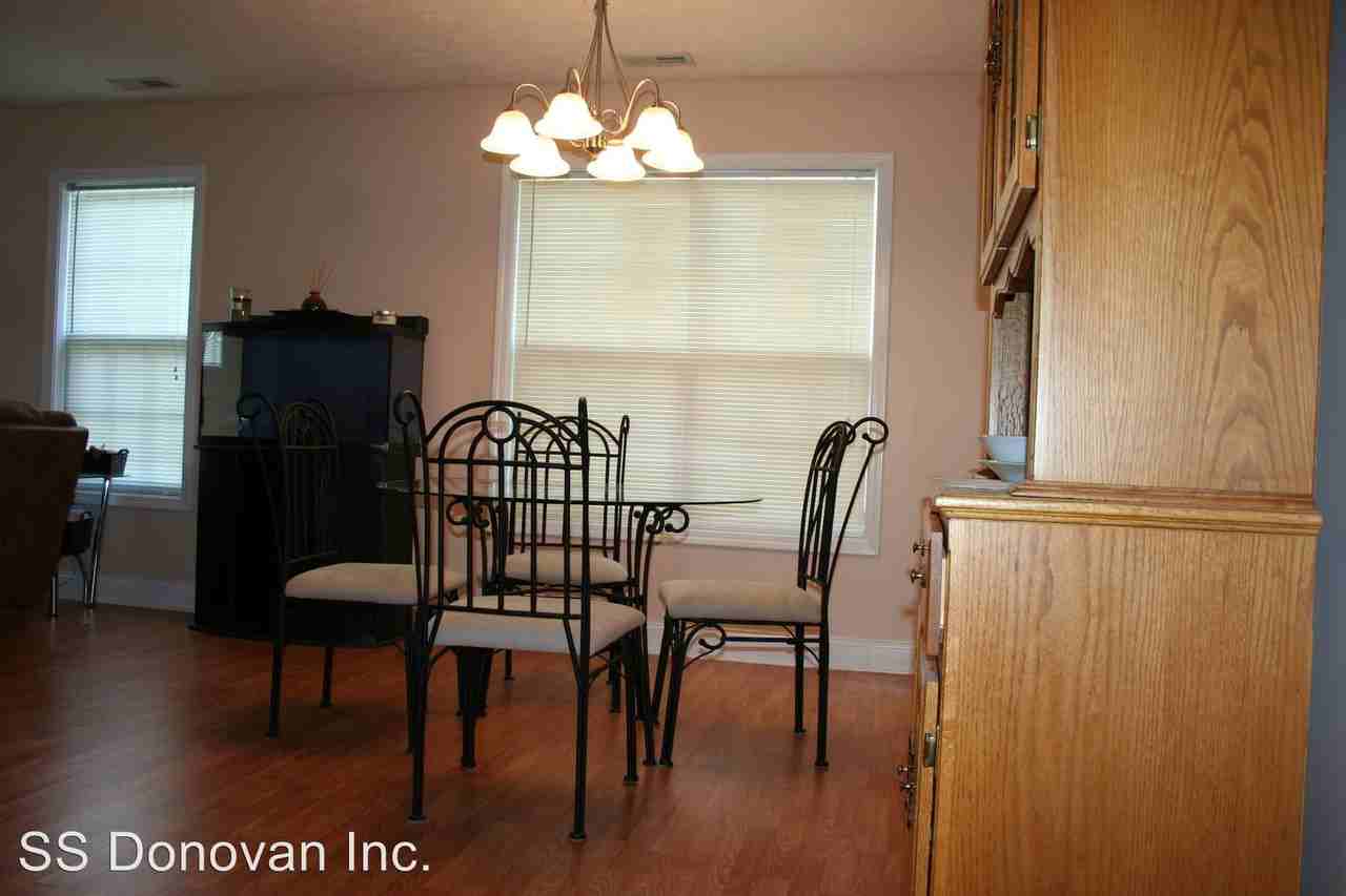 4833 Laurelwood Place - Photo 3 of 11