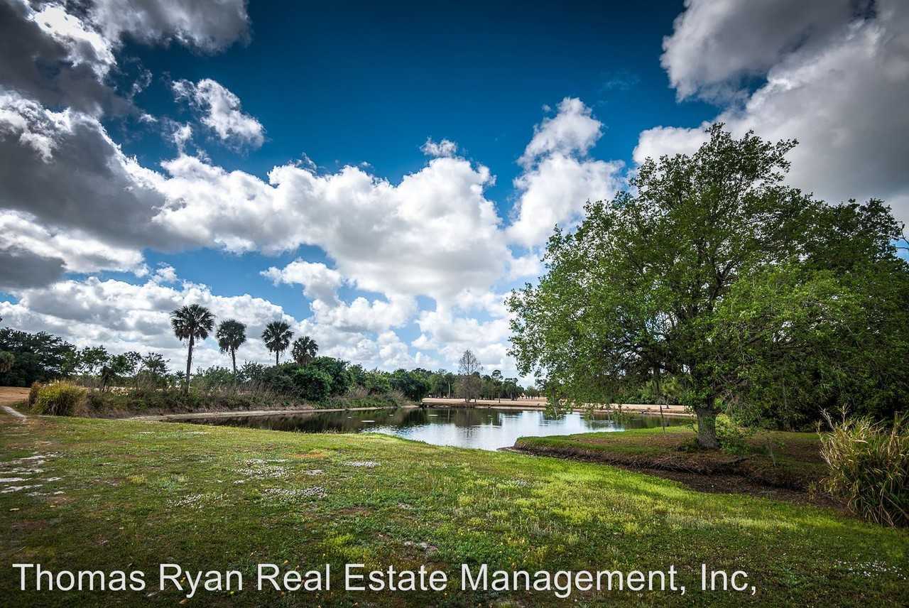 12227 Sw Kingsway Cir #C2 - Photo 3 of 43