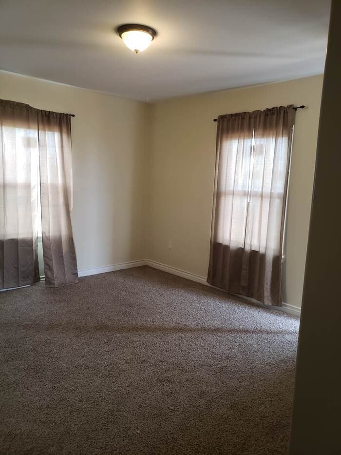 11850 Patricia Ave - Photo 3 of 15