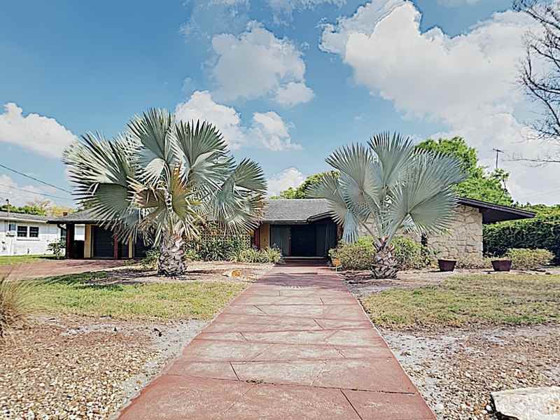 2608 Reef Ct - Photo 2 of 23