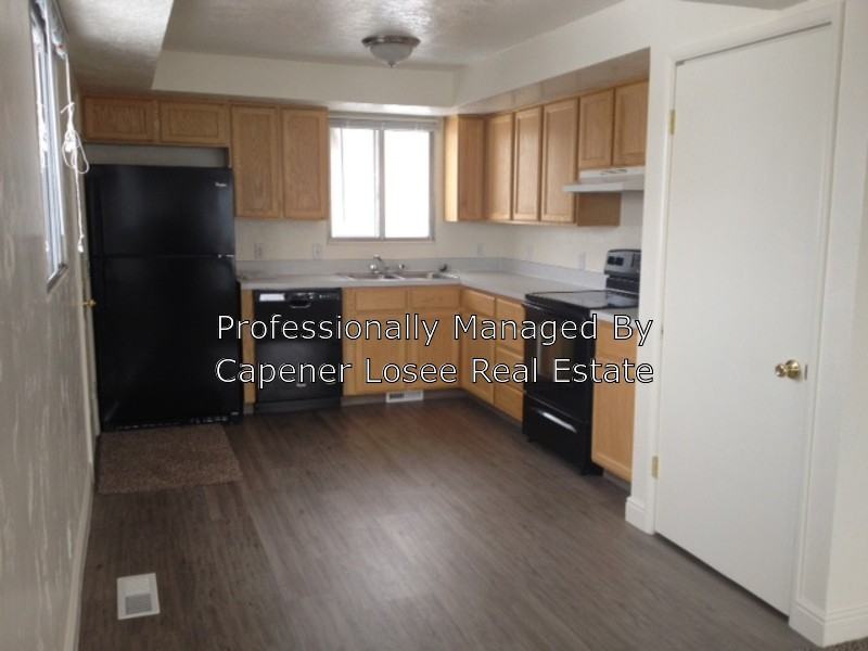 770 W 350 N #A - Photo 3 of 8