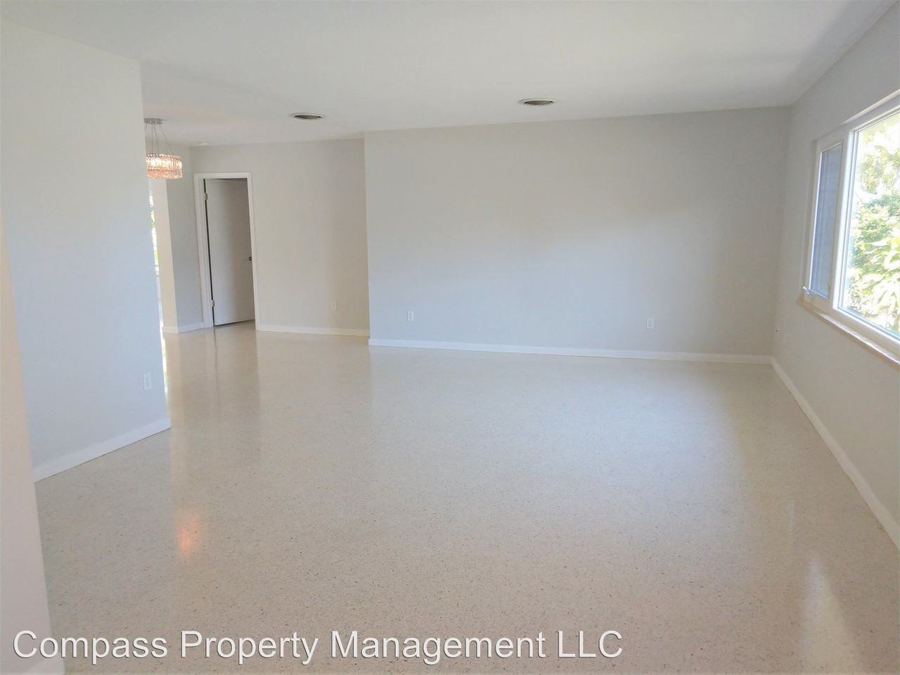 421 Bayshore Drive - Photo 3 of 33