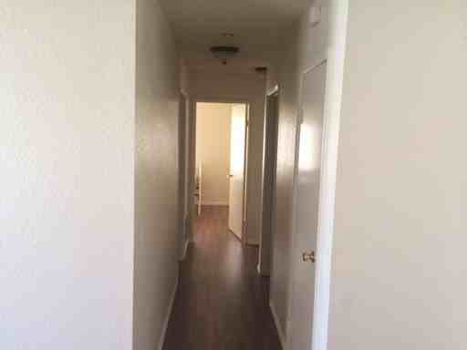 184 South Alameda Avenue - Photo 3 of 5