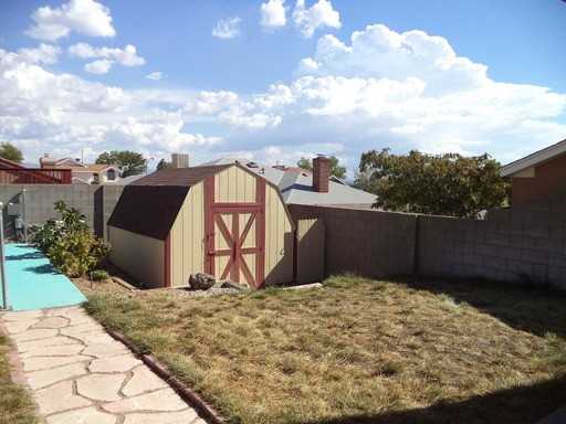 9204 Holm Bursum Drive Northwest - Photo 2 of 15