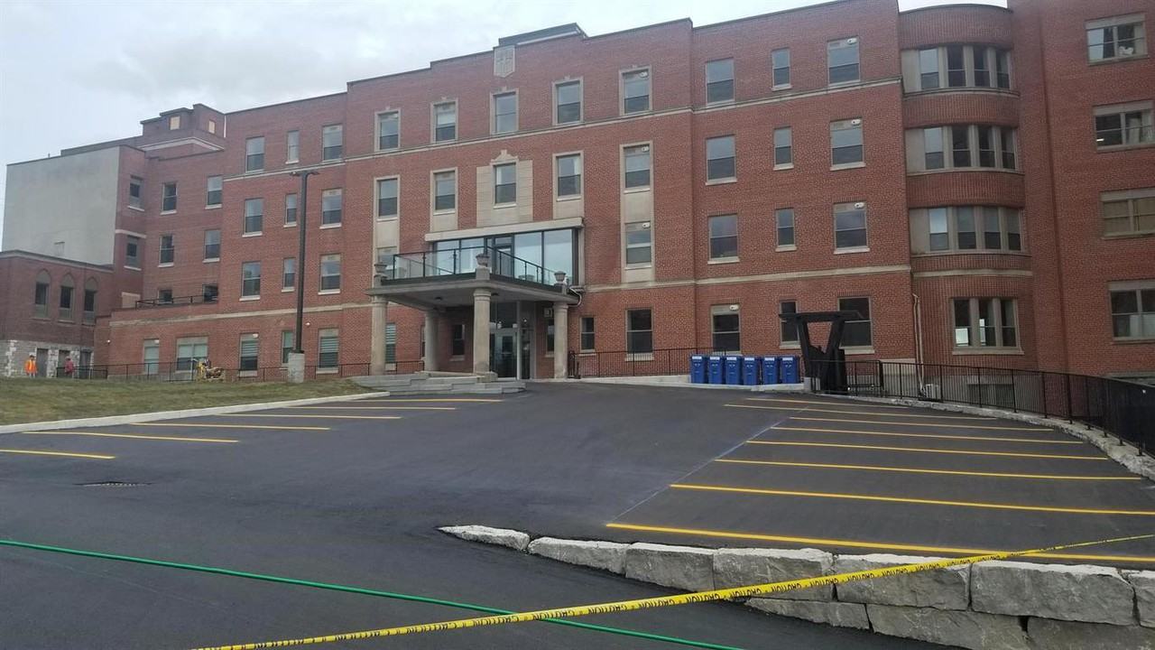 TVM 175 HUNTER STREET EAST - Photo 2 of 9