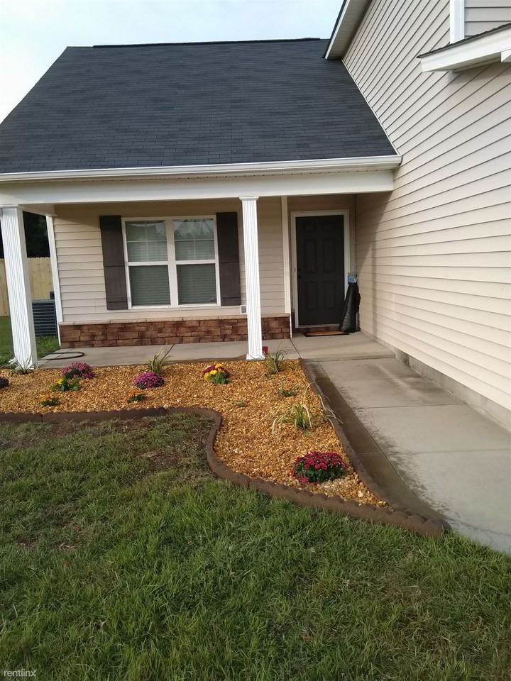 365 Roanoke Drive - Photo 2 of 15