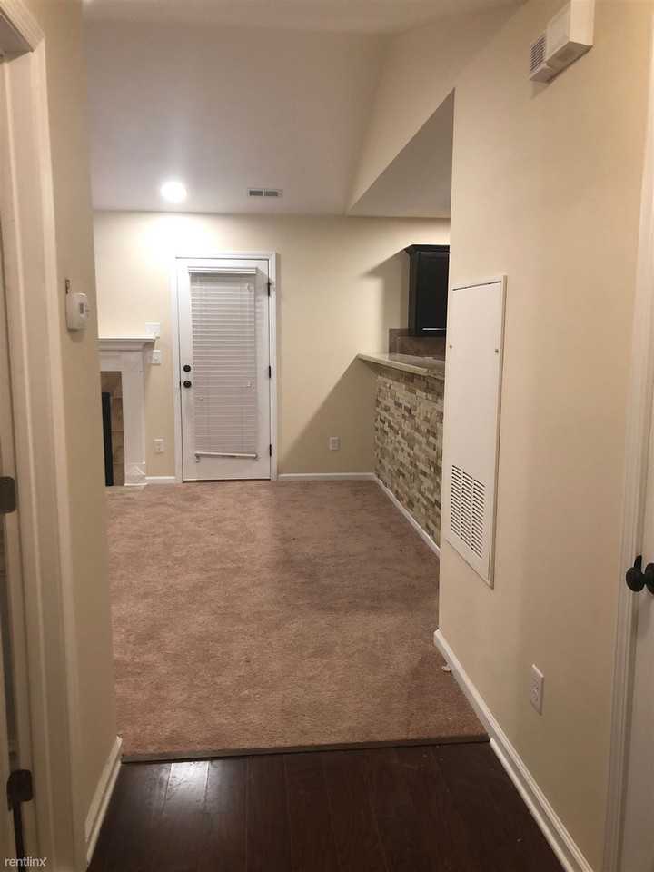 365 Roanoke Drive - Photo 3 of 15