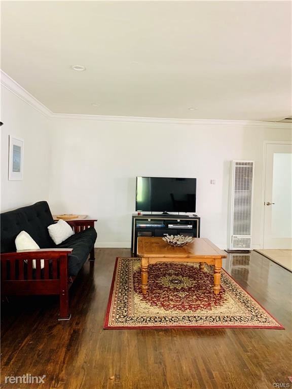 2225 Montana Ave - Photo 2 of 10