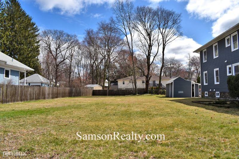 504 Oaklawn Ave 2 - Photo 2 of 15