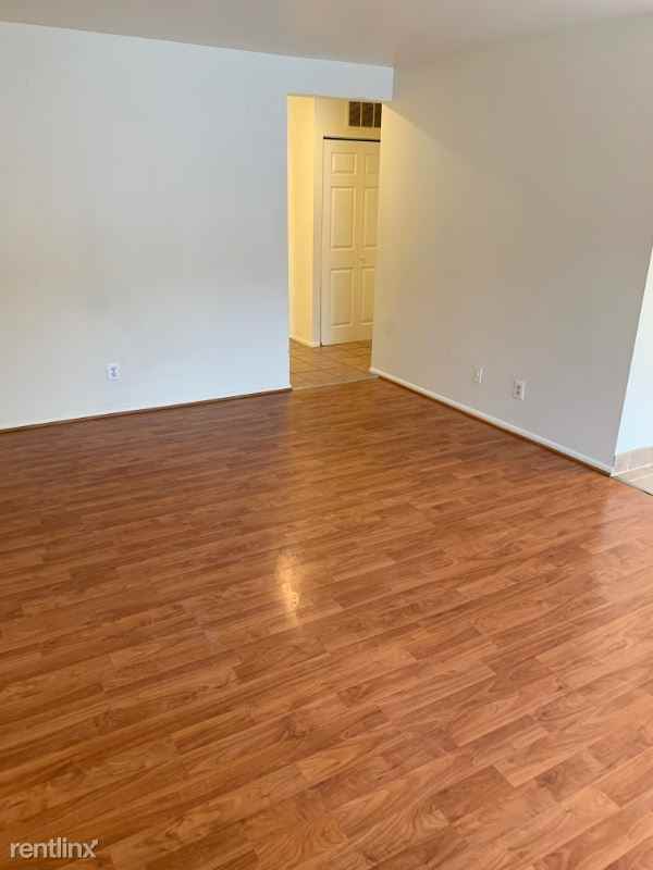 3213 University Blvd W 11 - Photo 2 of 9