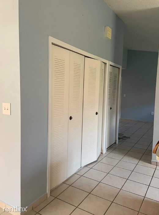 12352 Nw 98th Ave - Photo 3 of 10