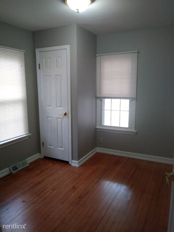 319 Maitland St - Photo 3 of 12