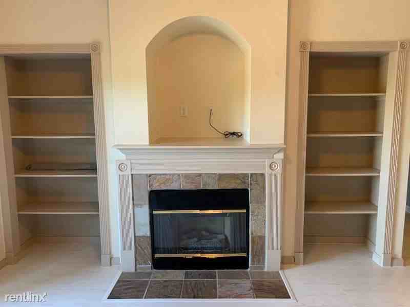 5620 Fossil Creek Pkwy 2205 - Photo 2 of 18