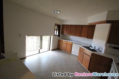 1595 2nd Ave NE #108 - Photo 3 of 14