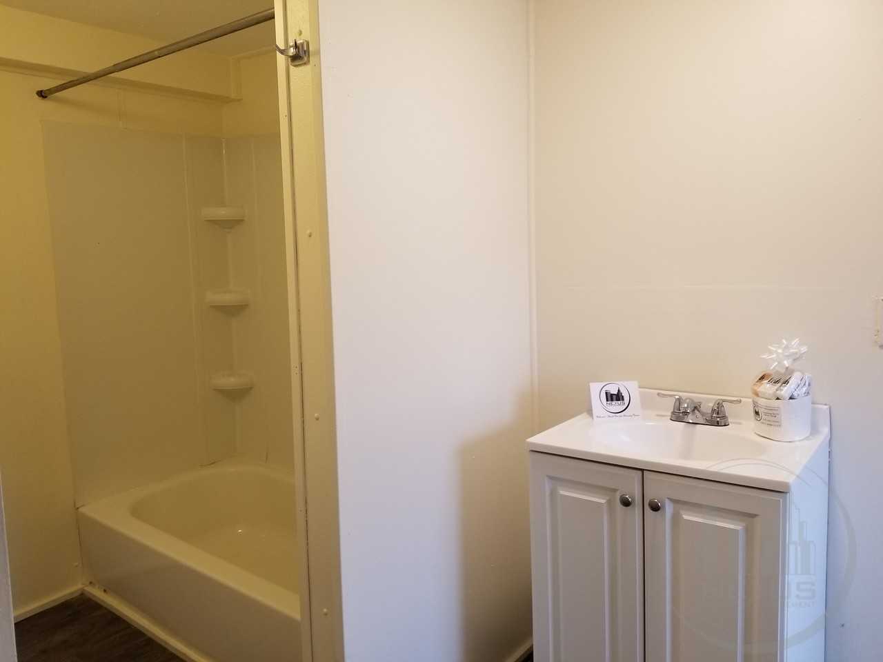 71-73 Roberts St - Photo 2 of 2