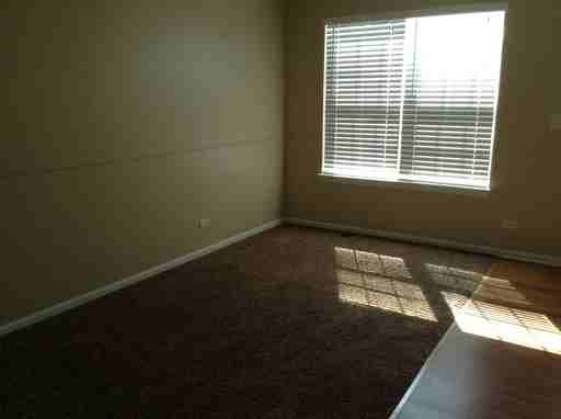 170 Clover Ct - Photo 3 of 11