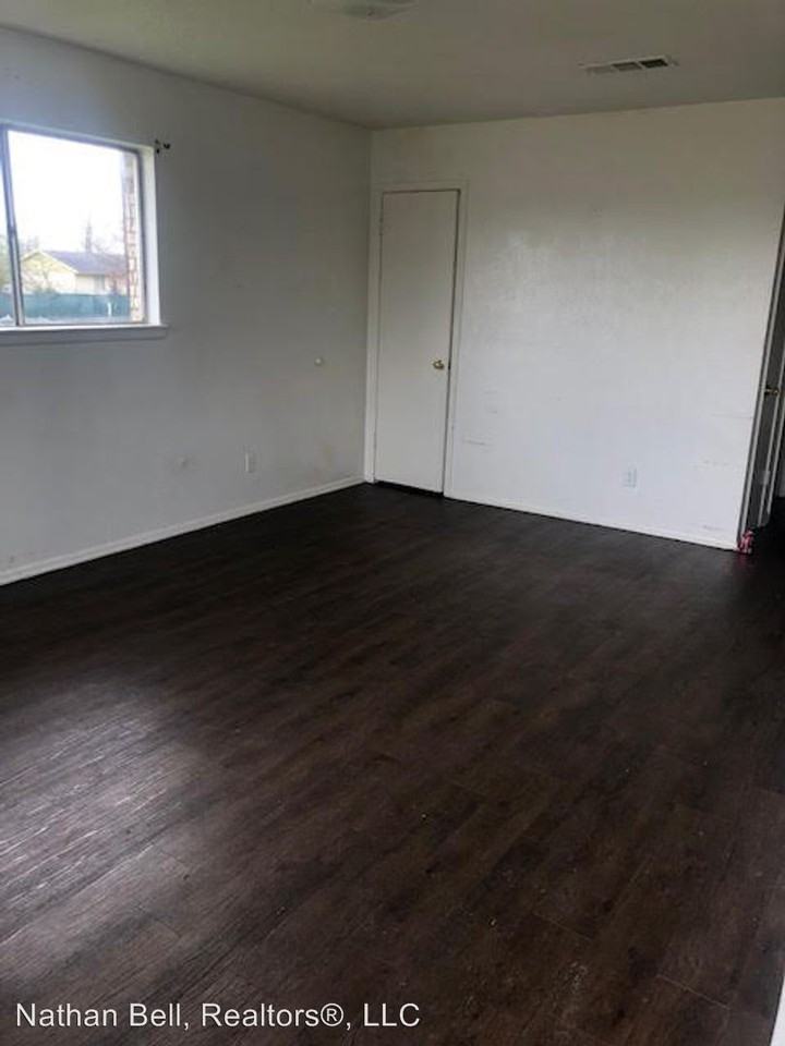 2100 Wimberly Dr - Photo 2 of 5