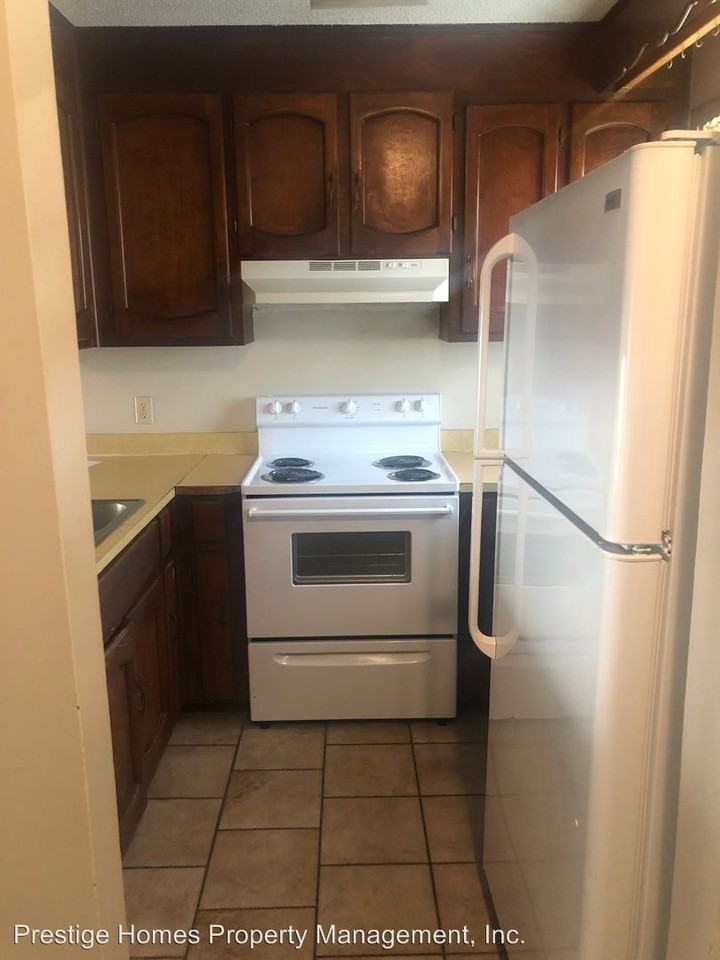 18 Anthony Circle - Photo 3 of 13