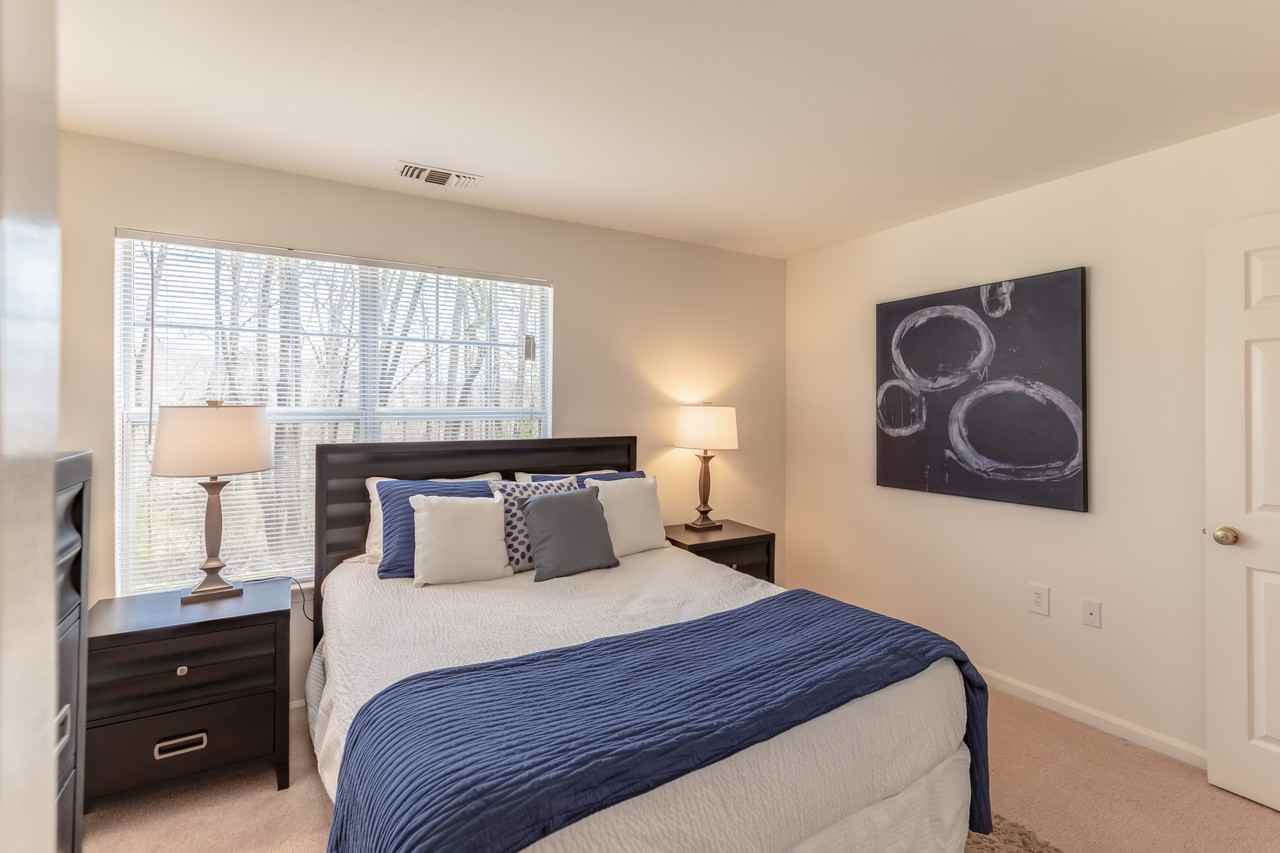 Somerset Pointe - Photo 2 of 28