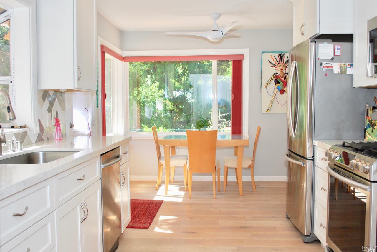 1405 Washington St - Photo 3 of 17