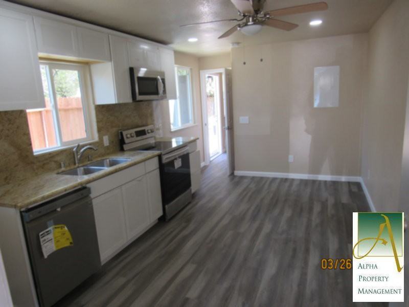 3143 33rd Ave - Photo 2 of 6