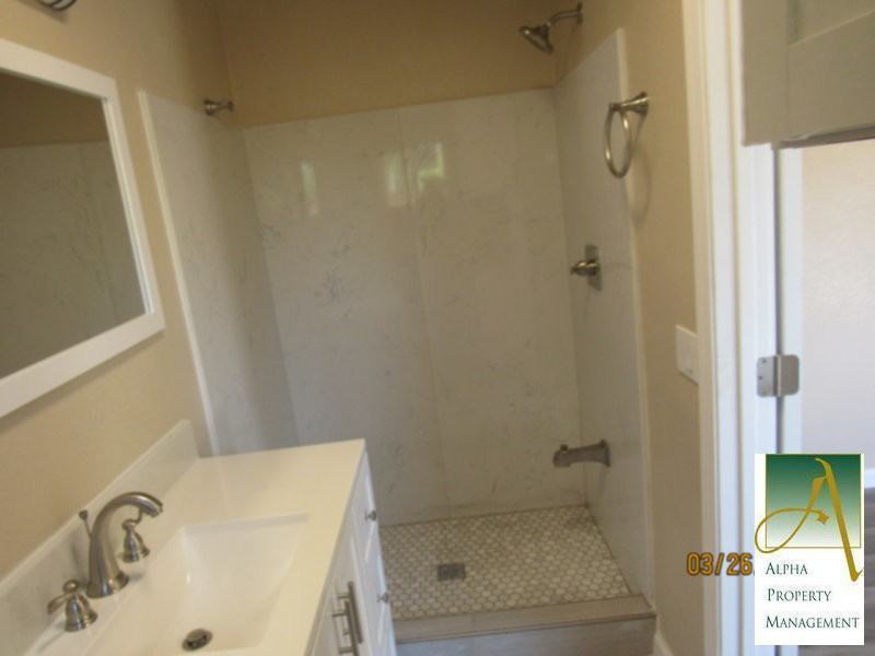 3143 33rd Ave - Photo 4 of 6