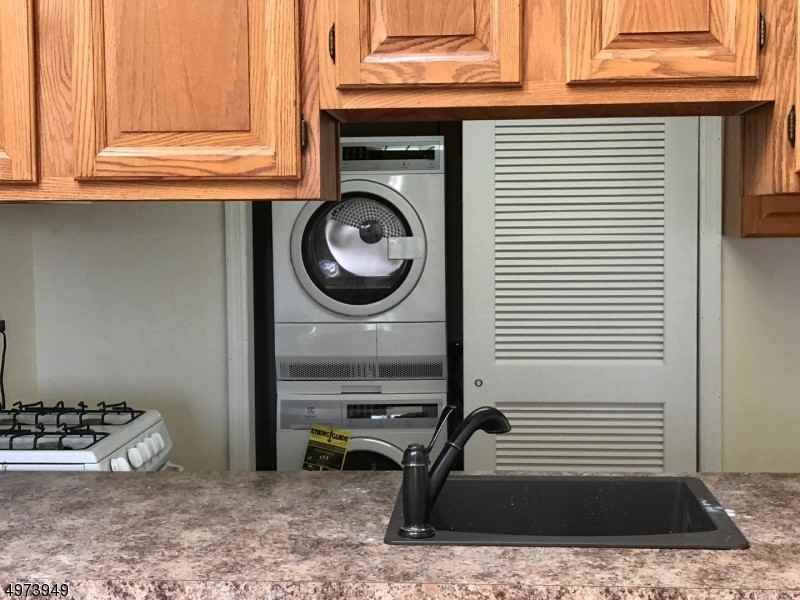 1 Telemark Dr Unit 10 - Photo 3 of 9