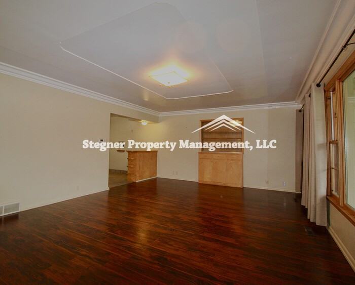 1309 Newsom Street - Photo 3 of 11