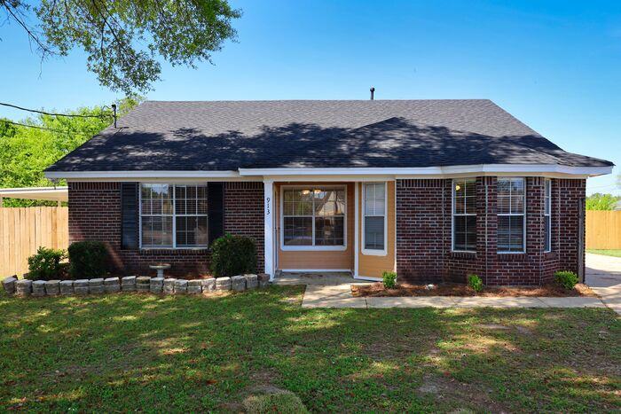 913 Mister Lake Court