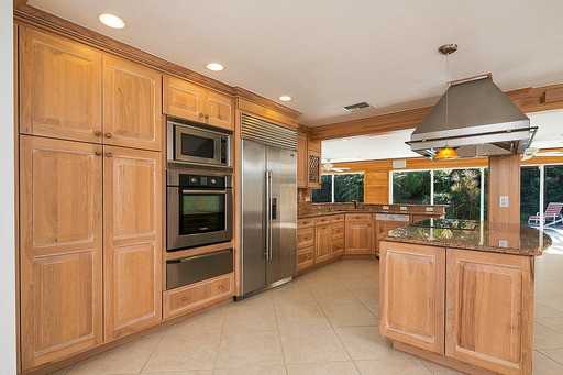 700 Old Trail Dr - Photo 3 of 18