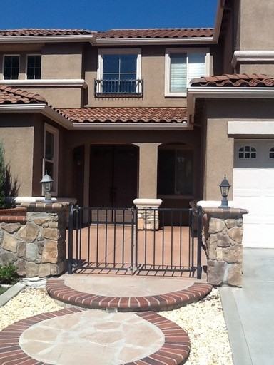 2190 Donovan Dr - Photo 2 of 30