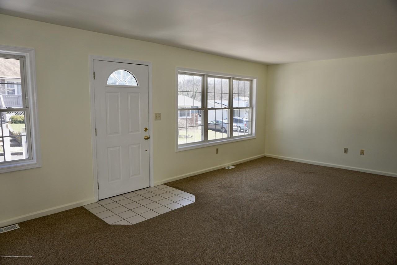 17 Ralph Street Unit Front - Photo 2 of 14