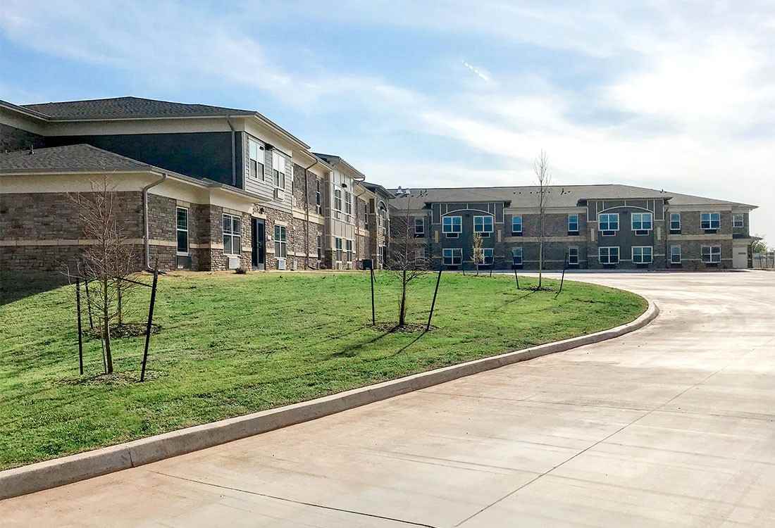 The Residence at Yukon Hills - Photo 4 of 11