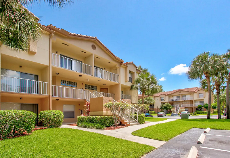 Reflections of Boca Del Mar - Photo 6 of 40