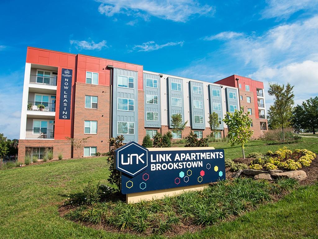 Link Apartments® Brookstown - 150 Peters Creek Pkwy, Winston Salem, NC